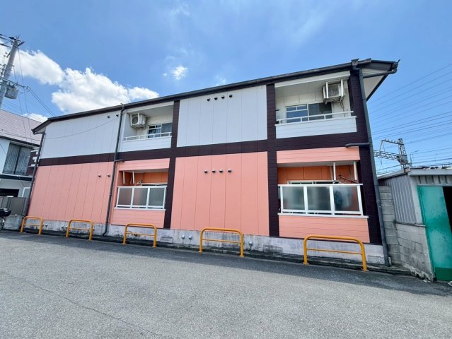 長瀬駅前マンションの外観
