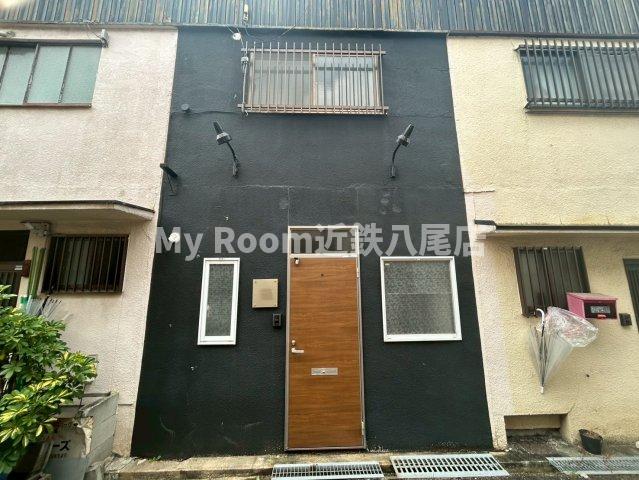 西山本町6丁目テラスの外観