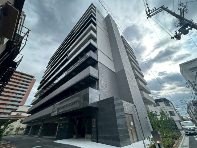 アドバンス大阪リーヴァの外観