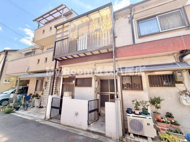 南植松町4丁目テラスハウスの外観