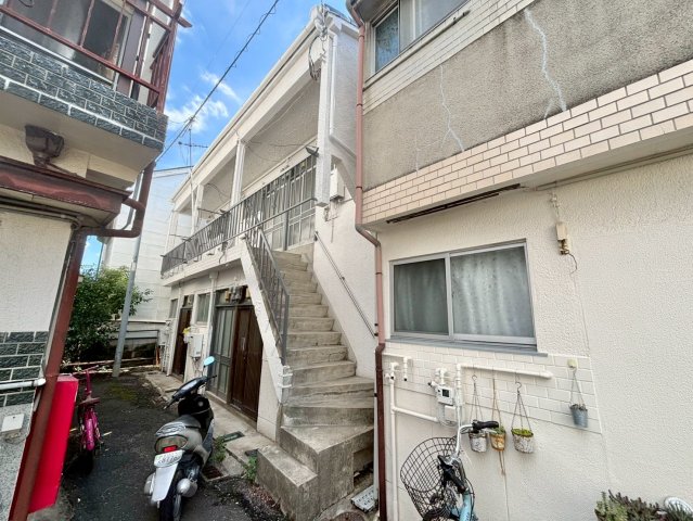 東大阪市玉串町西1丁目アパートの外観