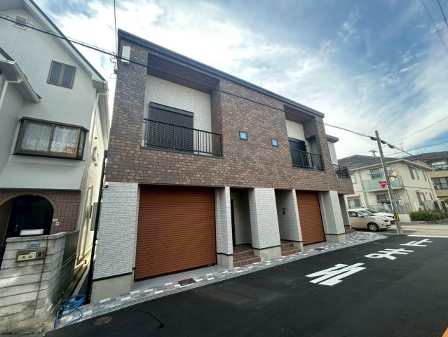 GARAGE YOKONUMAの外観