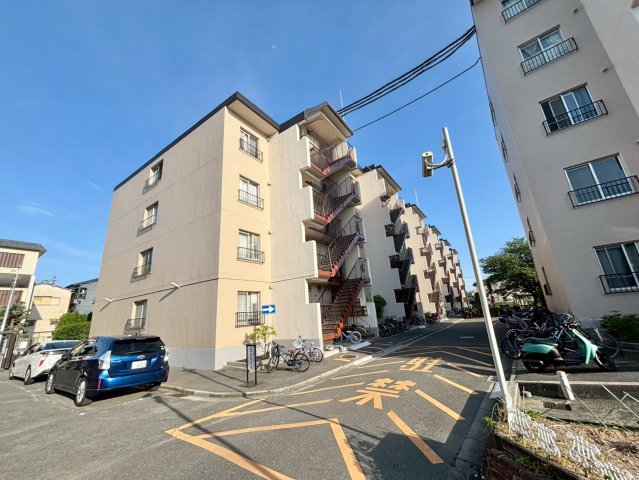 プレジデント東大阪第4棟の外観