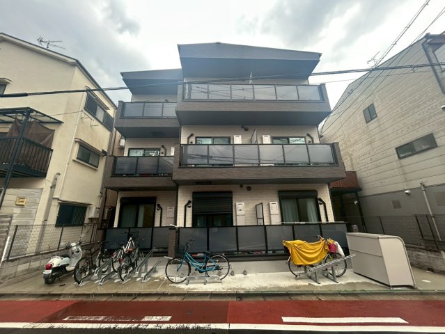 D porta Trapaの外観