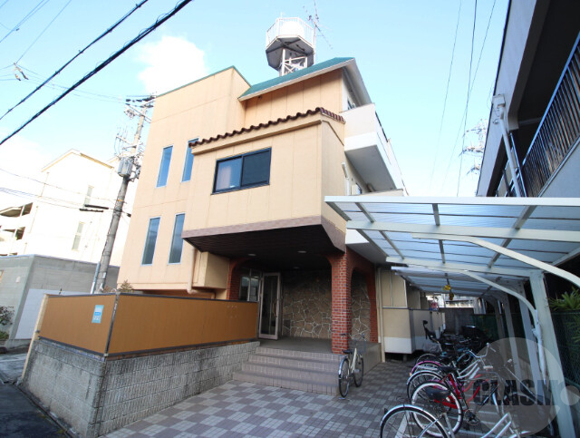 大阪市東淀川区上新庄１丁目の賃貸マンションの外観