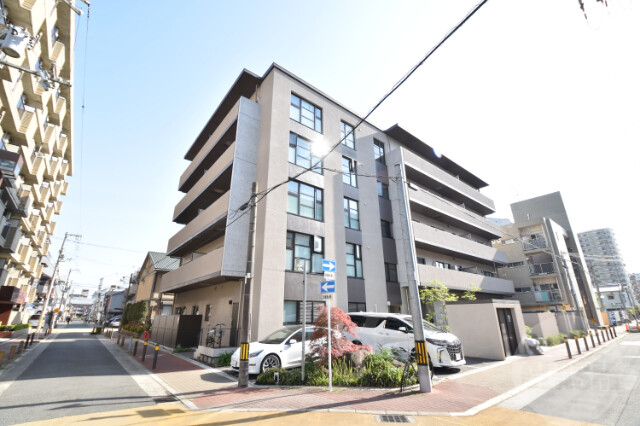 大阪市東淀川区小松3丁目の賃貸マンションの外観 大阪市東淀川区小松3丁目の賃貸マンションの外観