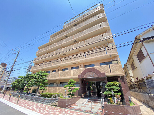 大阪市東淀川区大桐２丁目の賃貸マンションの外観