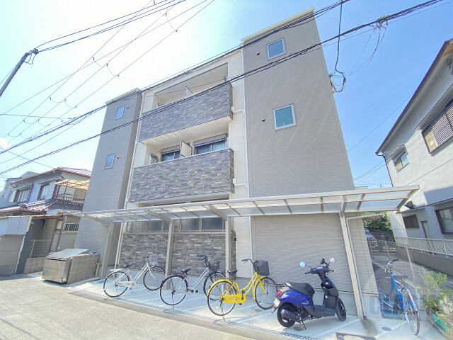 大阪市東淀川区下新庄５丁目の賃貸アパートの外観