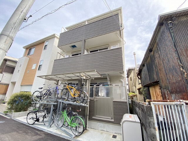 大阪市東淀川区小松３丁目の賃貸アパートの外観