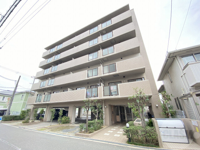 大阪市東淀川区大桐５丁目の賃貸マンションの外観