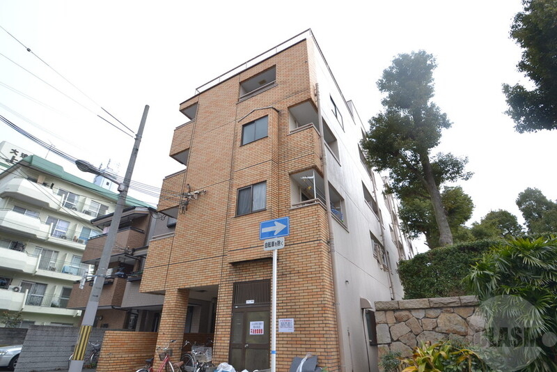 大阪市東淀川区豊新４丁目の賃貸マンションの外観