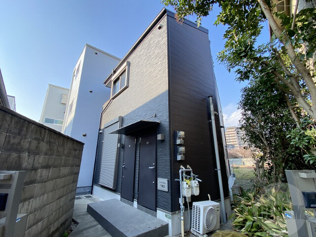 大阪市東淀川区下新庄５丁目の賃貸アパートの外観