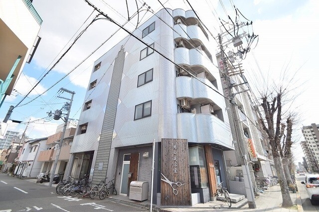 大阪市東淀川区豊新１丁目の賃貸マンションの外観