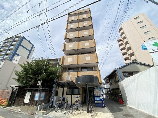 大阪市東淀川区上新庄３丁目の賃貸マンションの外観