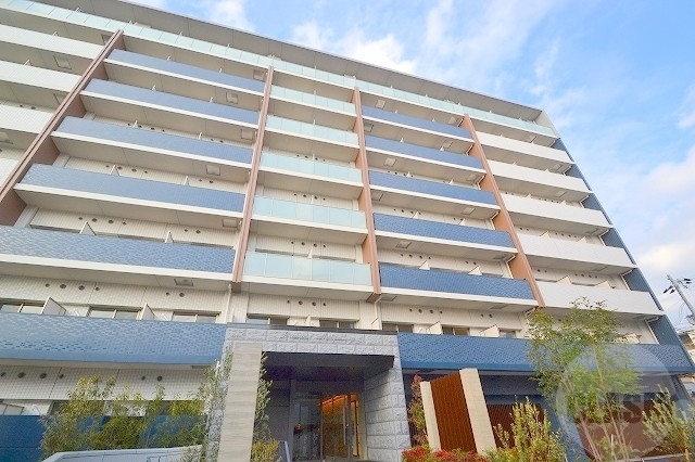 大阪市東淀川区淡路４丁目の賃貸マンションの外観