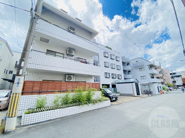 大阪市東淀川区小松４丁目の賃貸マンションの外観