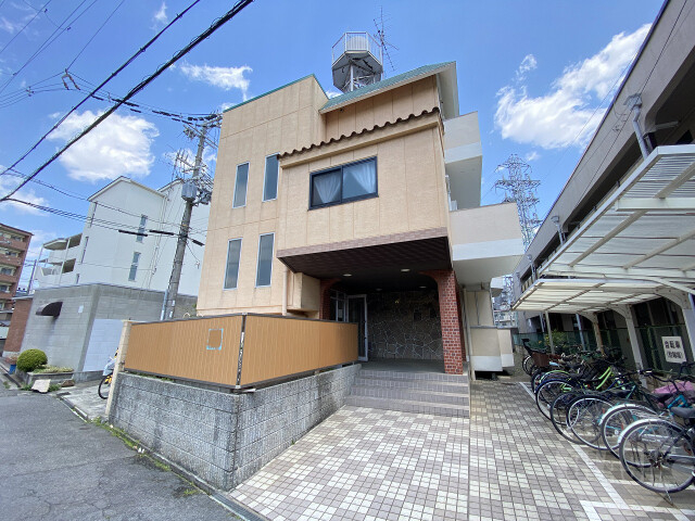 大阪市東淀川区上新庄１丁目の賃貸マンションの外観