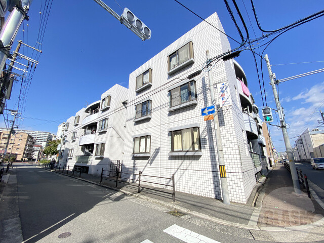 大阪市東淀川区小松４丁目の賃貸マンションの外観