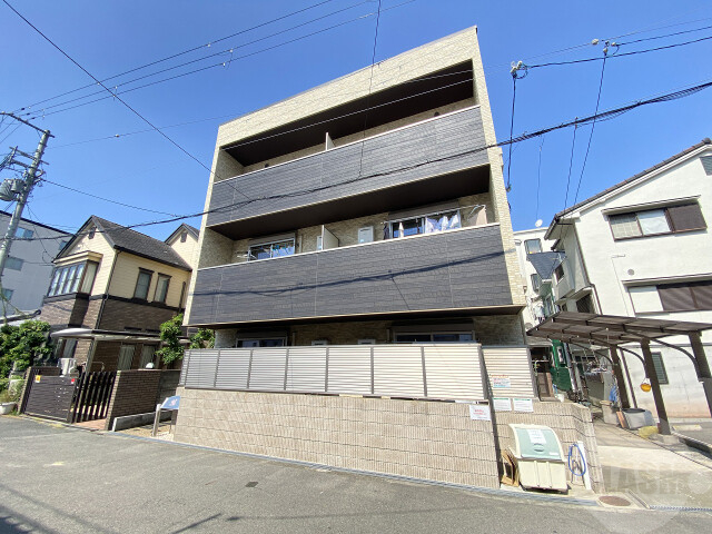 大阪市東淀川区下新庄１丁目の賃貸アパートの外観