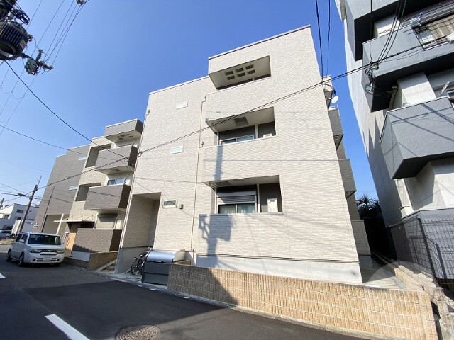 大阪市東淀川区下新庄５丁目の賃貸アパートの外観
