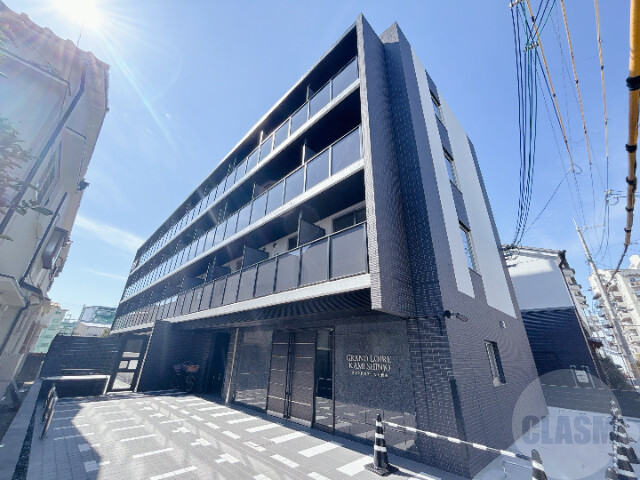 大阪市東淀川区上新庄２丁目の賃貸マンションの外観