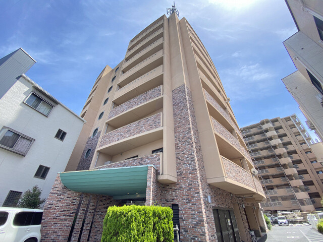 大阪市東淀川区上新庄３丁目の賃貸マンションの外観