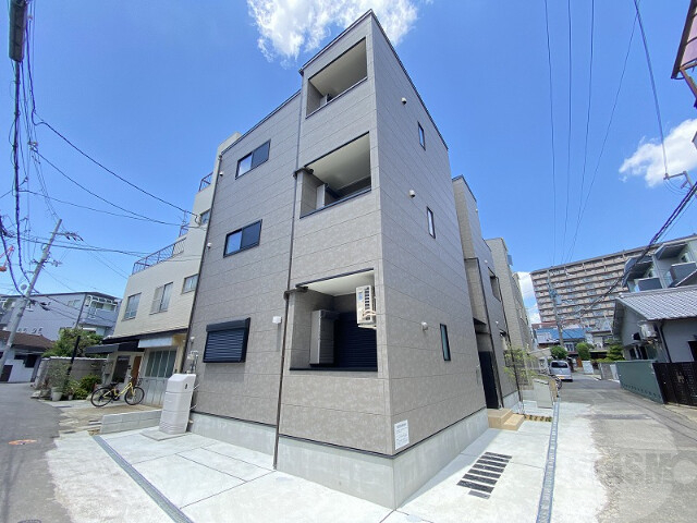 大阪市東淀川区下新庄５丁目の賃貸アパートの外観