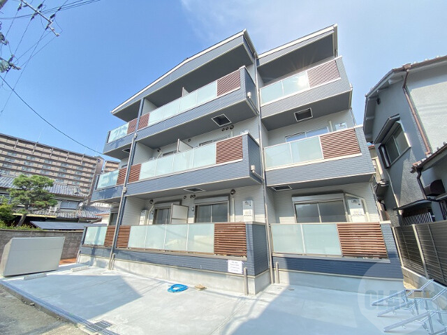大阪市東淀川区下新庄５丁目の賃貸アパートの外観