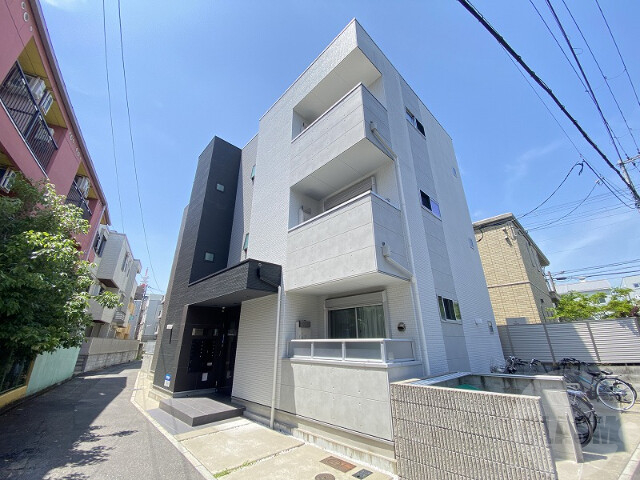 大阪市東淀川区上新庄３丁目の賃貸アパートの外観