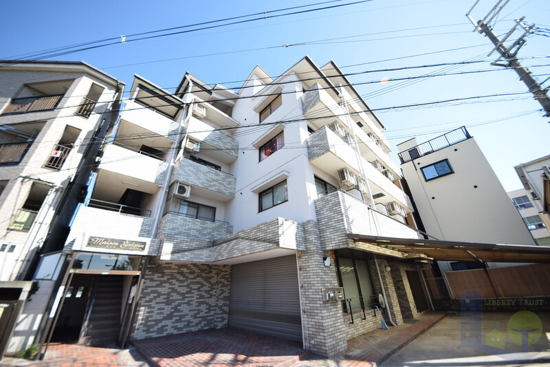 大阪市東淀川区大桐４丁目の賃貸マンションの外観
