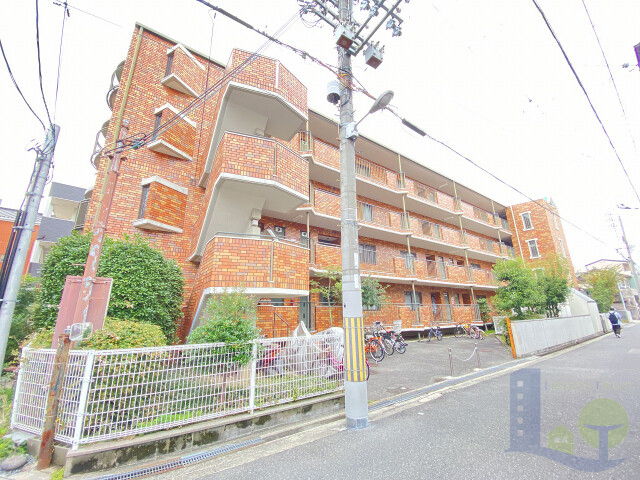 大阪市東淀川区豊新４丁目の賃貸マンションの外観