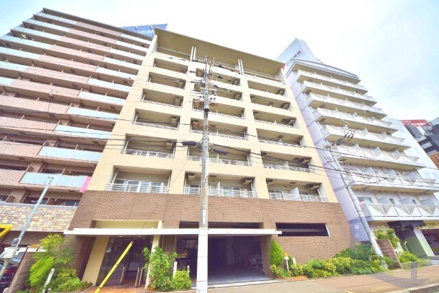 大阪市東淀川区東中島１丁目の賃貸マンションの外観