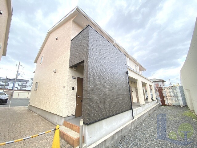 大阪市東淀川区下新庄６丁目の賃貸アパートの外観