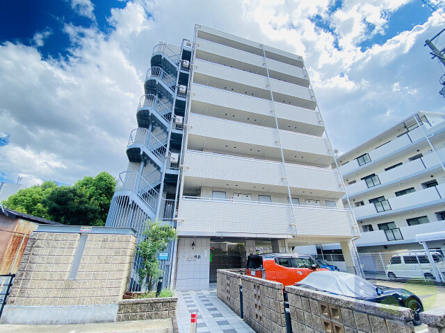 大阪市東淀川区西淡路３丁目の賃貸マンションの外観