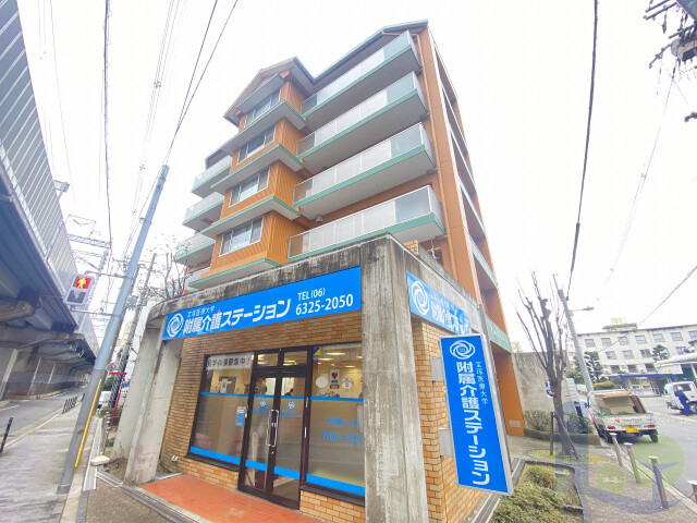 大阪市東淀川区西淡路３丁目の賃貸マンションの外観