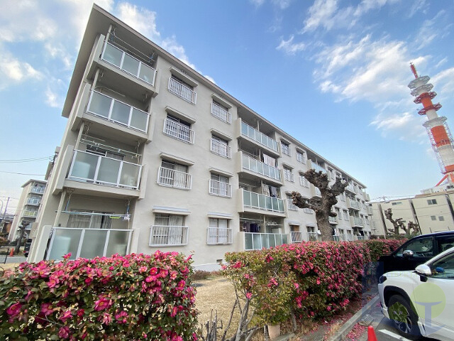大阪市東淀川区下新庄６丁目の賃貸マンションの外観