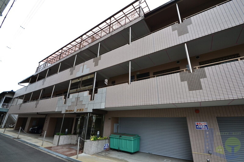 大阪市東淀川区上新庄２丁目の賃貸マンションの外観