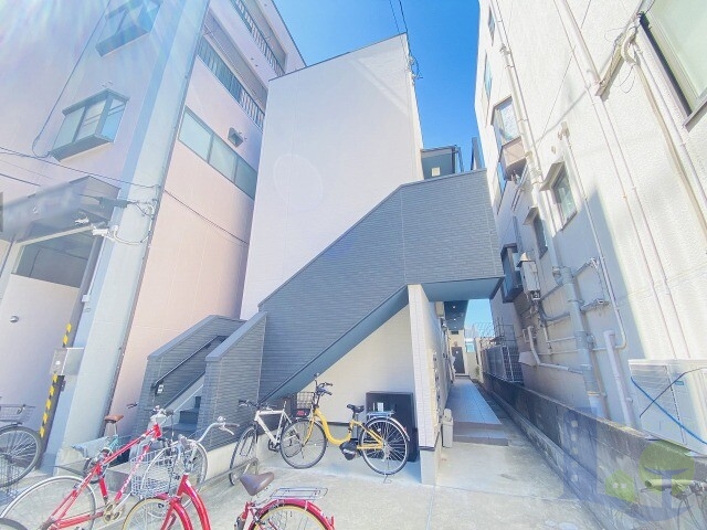 大阪市東淀川区豊里２丁目の賃貸アパートの外観