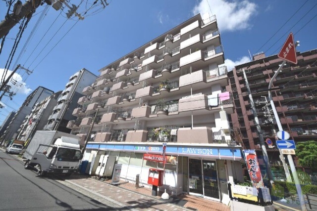 大阪市東淀川区東中島４丁目の賃貸マンションの外観