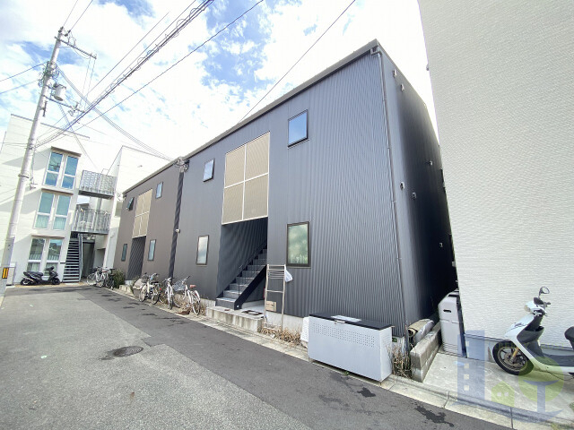 大阪市東淀川区下新庄５丁目の賃貸アパートの外観