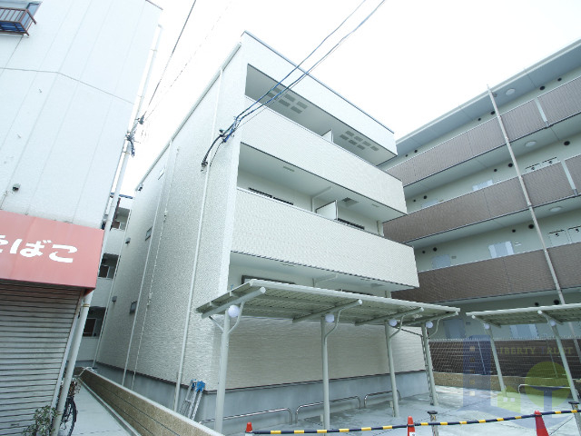 大阪市東淀川区下新庄５丁目の賃貸アパートの外観