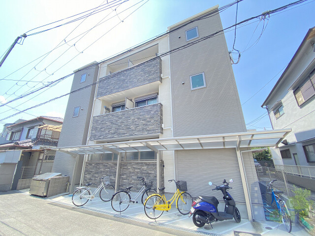 大阪市東淀川区下新庄５丁目の賃貸アパートの外観