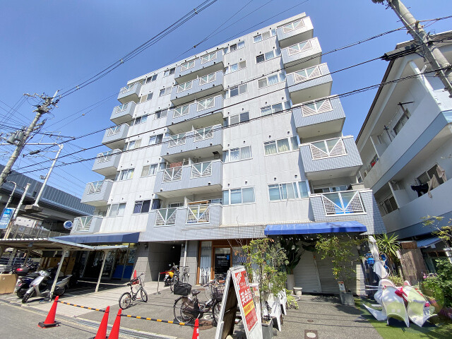 大阪市東淀川区豊新５丁目の賃貸マンションの外観