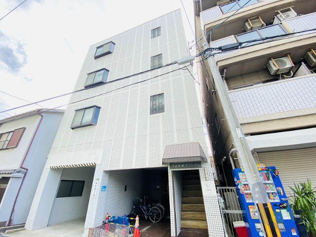 大阪市東淀川区下新庄２丁目の賃貸マンションの外観