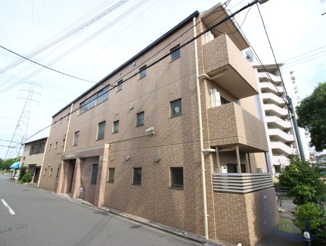 大阪市東淀川区大桐１丁目の賃貸マンションの外観