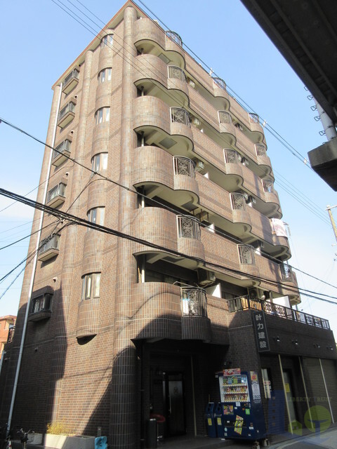 大阪市東淀川区上新庄２丁目の賃貸マンションの外観