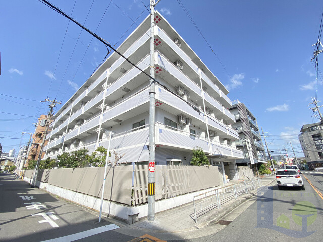 大阪市東淀川区小松１丁目の賃貸マンションの外観