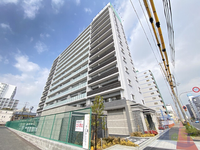 大阪市東淀川区西淡路１丁目の賃貸マンションの外観