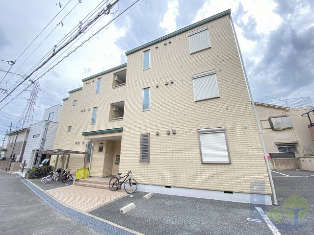 大阪市東淀川区大桐４丁目の賃貸マンションの外観