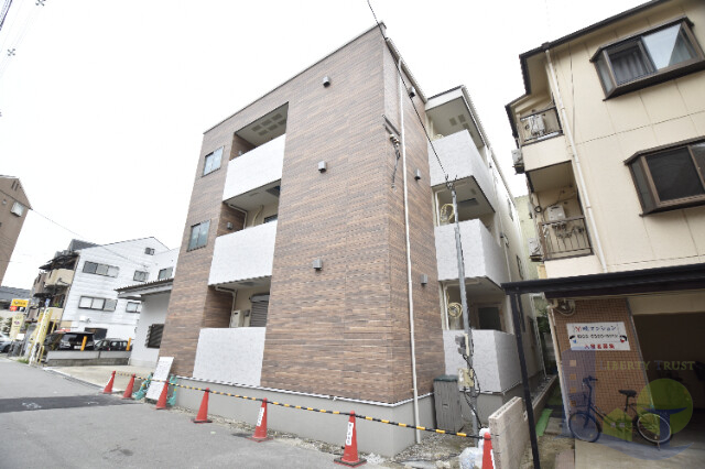 大阪市東淀川区下新庄６丁目の賃貸アパートの外観